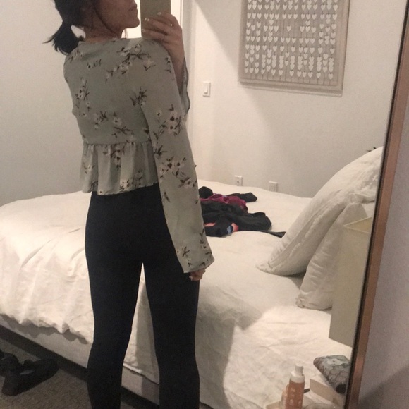 Brand new cold stone fox top - Picture 4 of 4